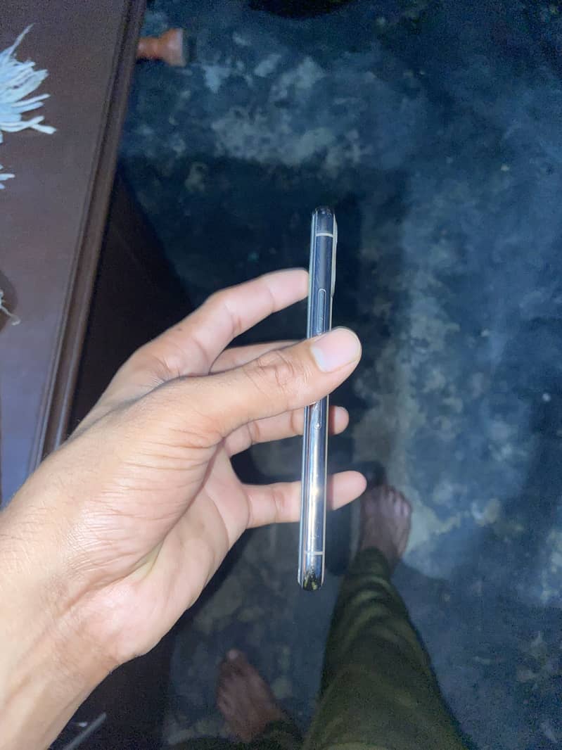 Apple iPhone 11 Pro 3