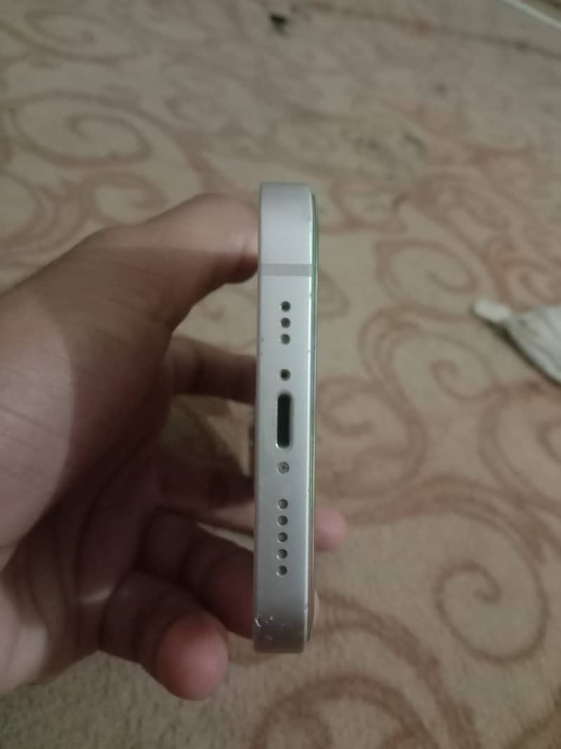 Apple iPhone 13 1