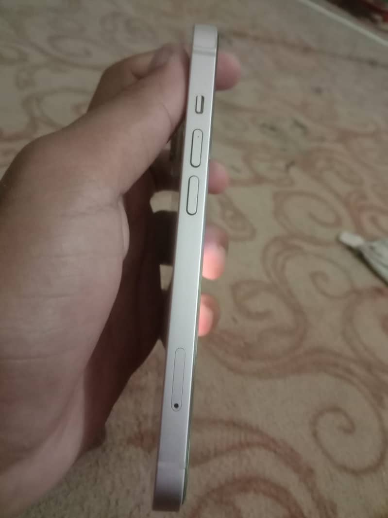 Apple iPhone 13 3