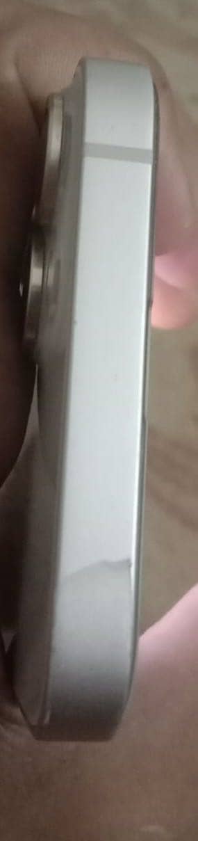 Apple iPhone 13 6