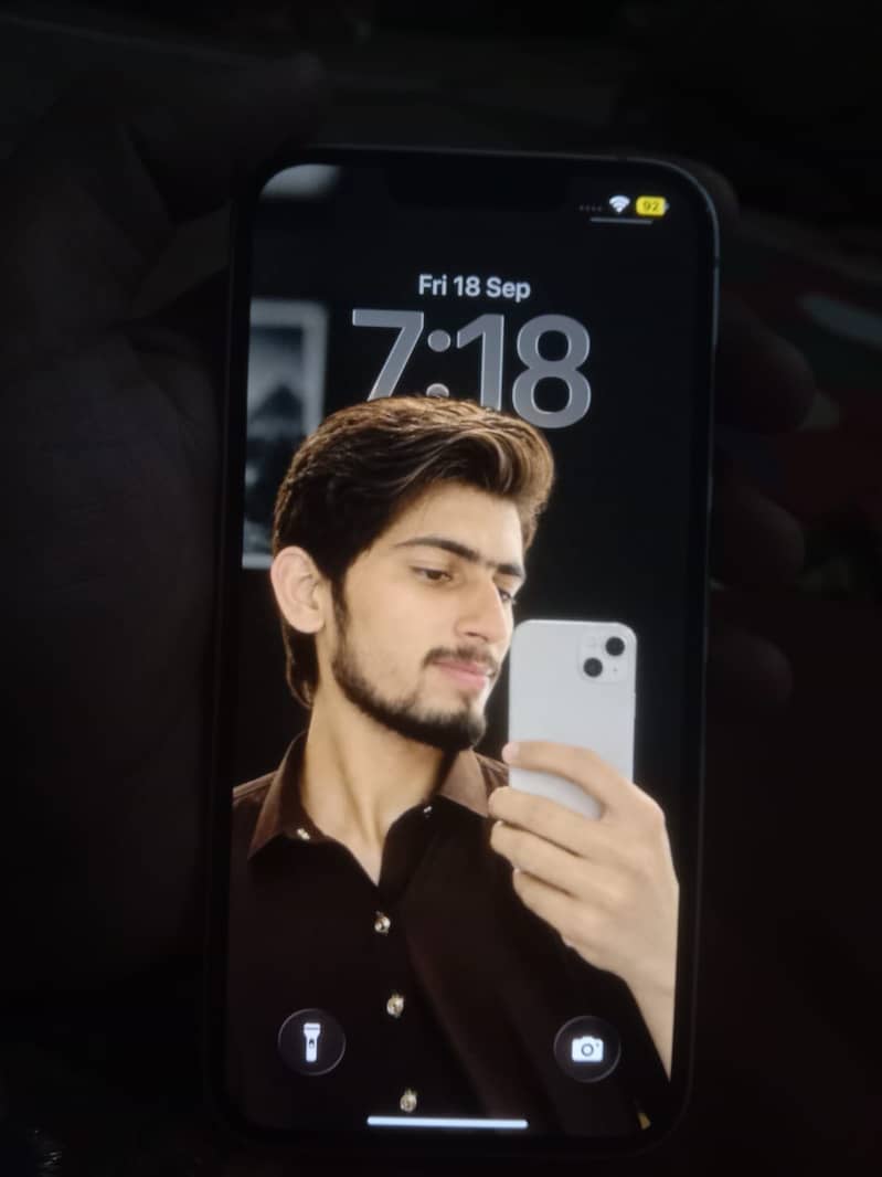 Apple iPhone 13 7