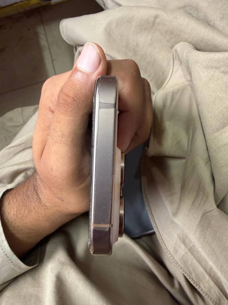 iphone 16 pro 3
