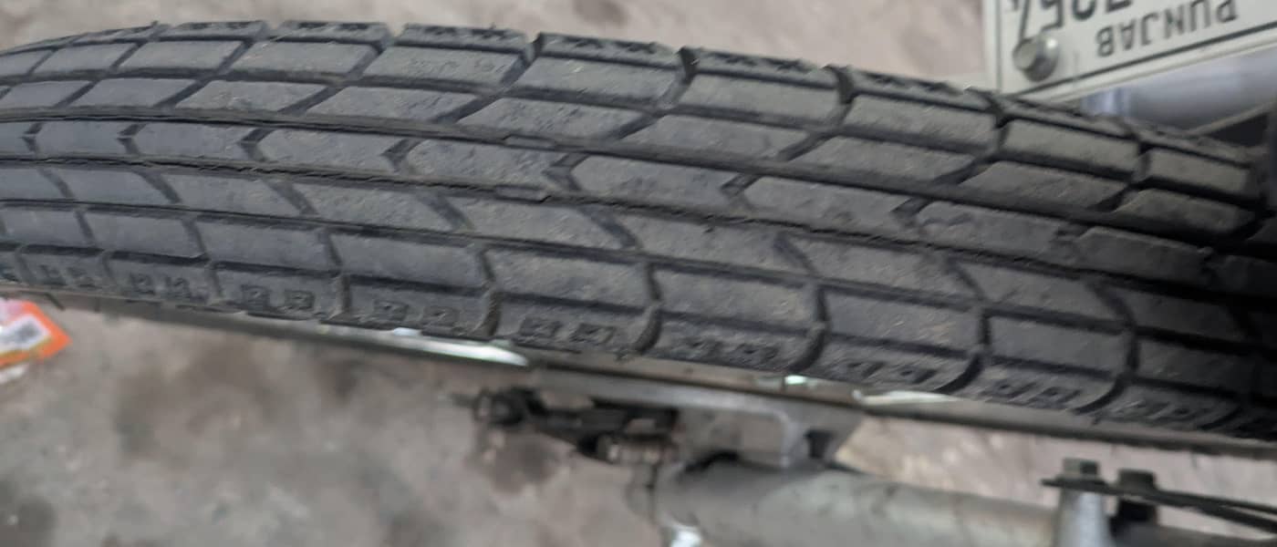70 front tyre 1
