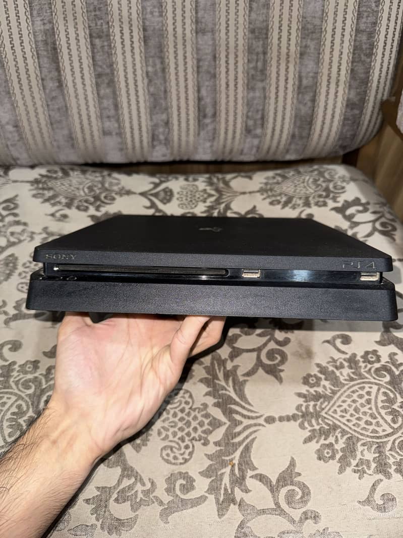 Ps4 slim 3
