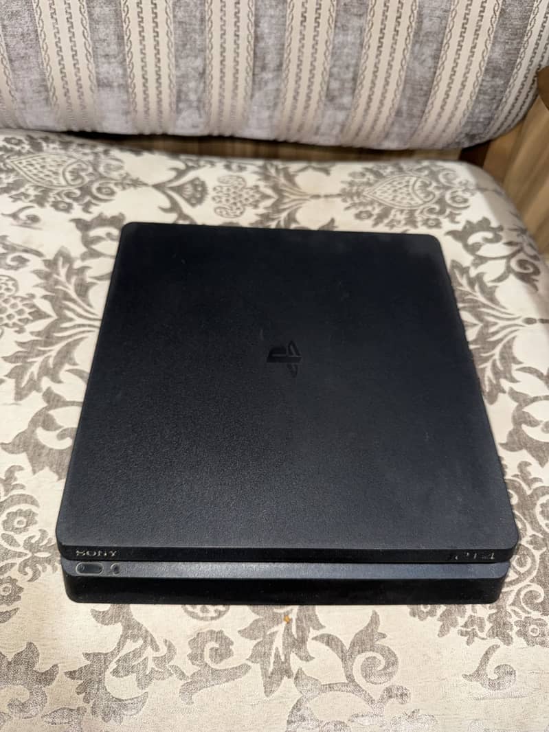Ps4 slim 4