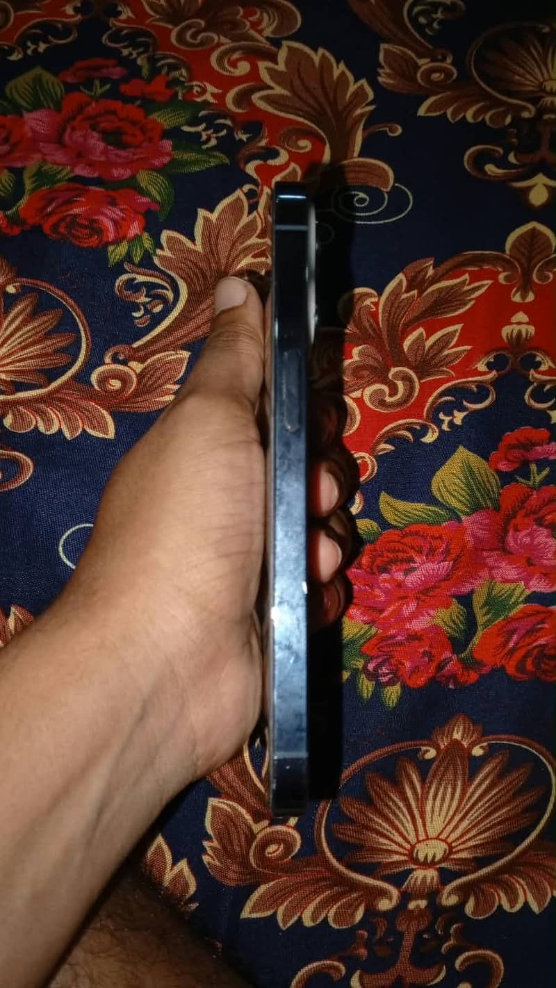 Apple iPhone 13 Pro 1