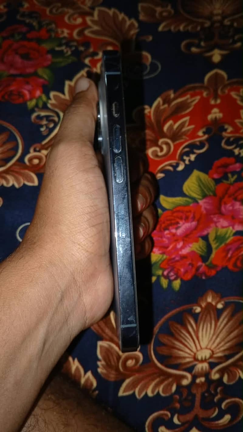 Apple iPhone 13 Pro 4
