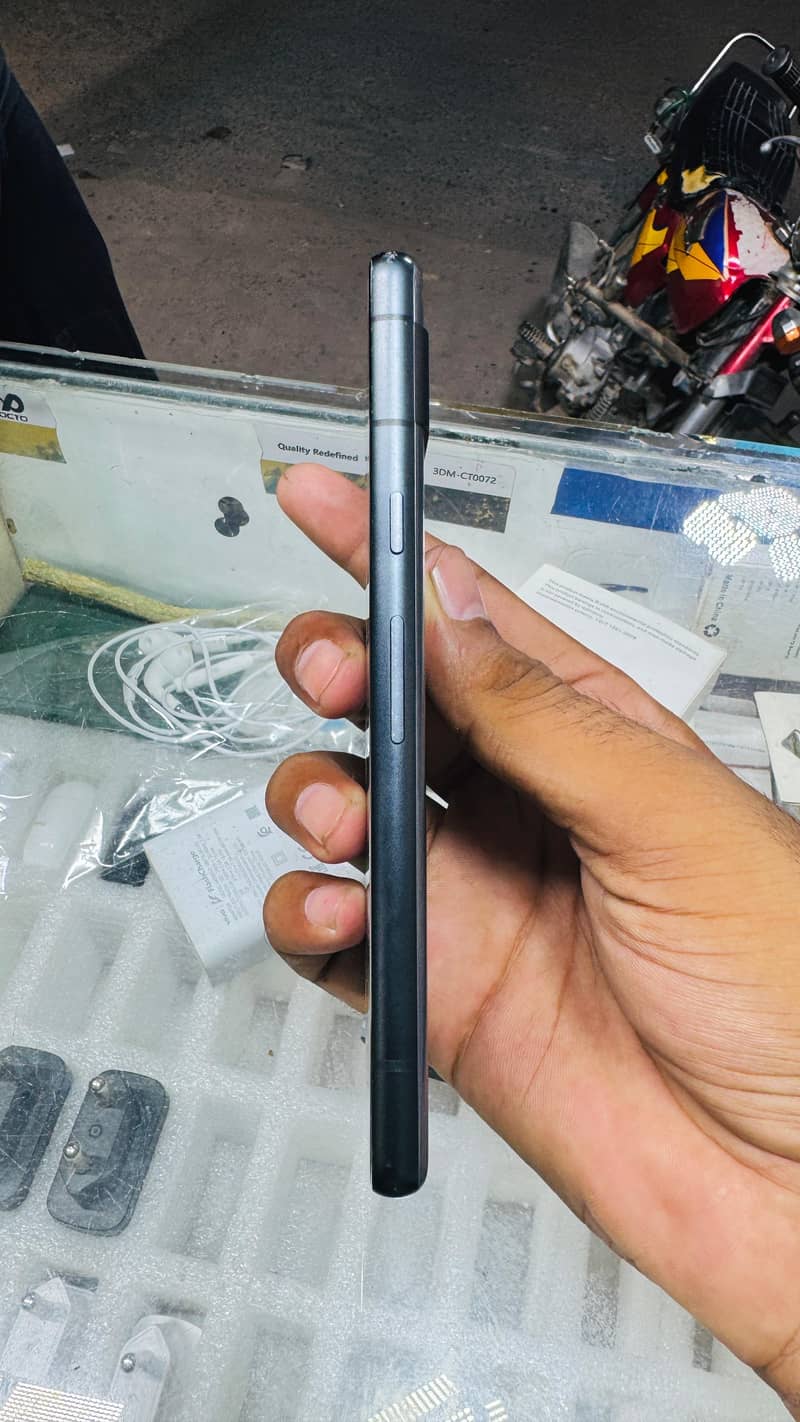 Google Pixel 7a 2