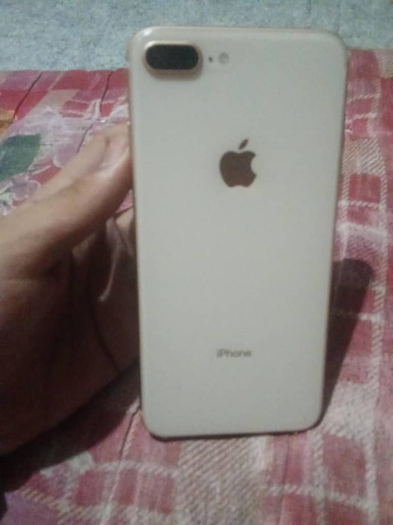 Apple iPhone 8 Plus 4