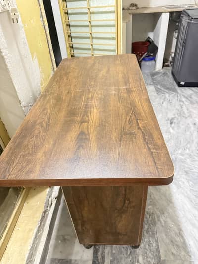 Iron stand – Excellent Condition