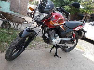 Honda cb125F 2025