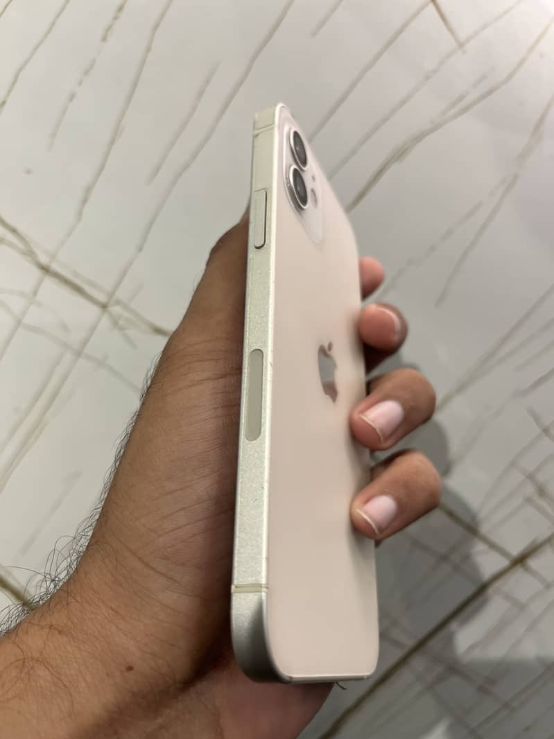 Iphone 12 4