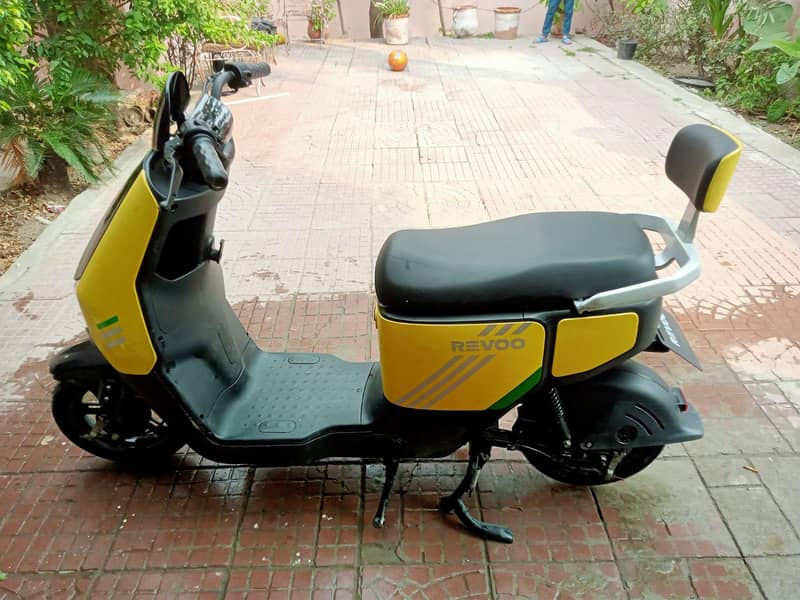 Revoo A10 3