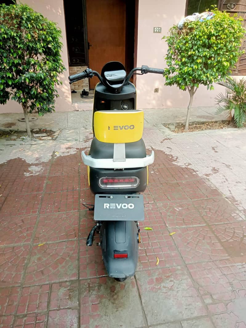 Revoo A10 4