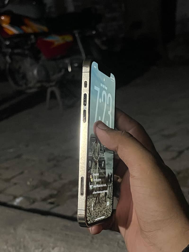 Apple iPhone 12 Pro 2