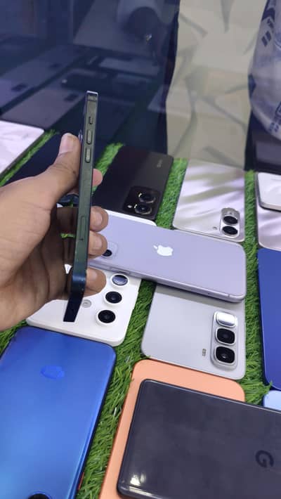 Apple iPhone 13 jv