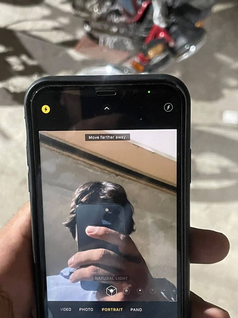 Apple iPhone 11 4