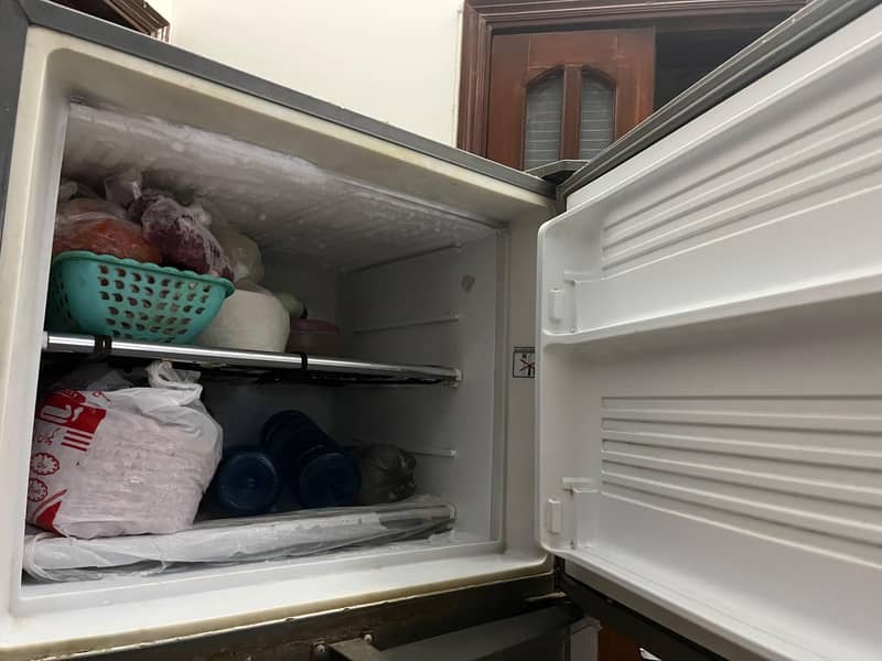 DAWLANCE FRIDGE 1