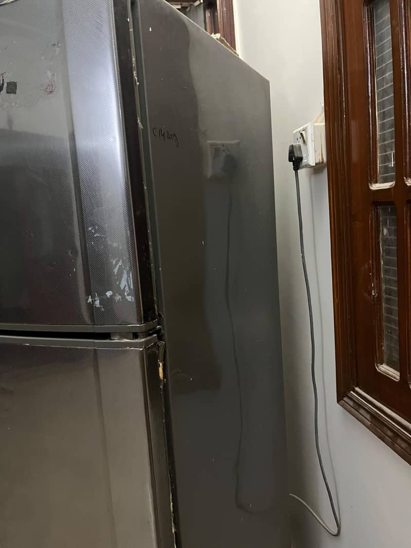 DAWLANCE FRIDGE 2