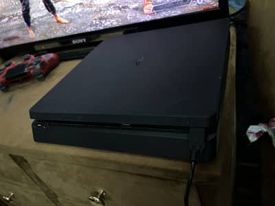 PS4 500GB Jailbreak – 3 Controllers + Games