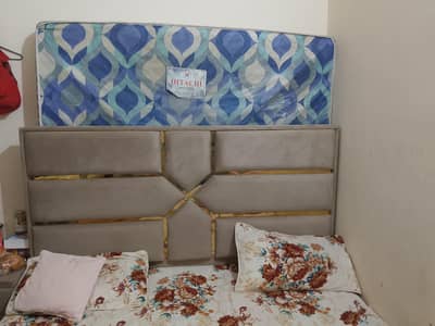 double bed for sale 6 month use urgent for sale
