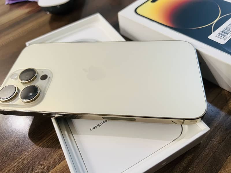 Apple iPhone 14 Pro Max 1