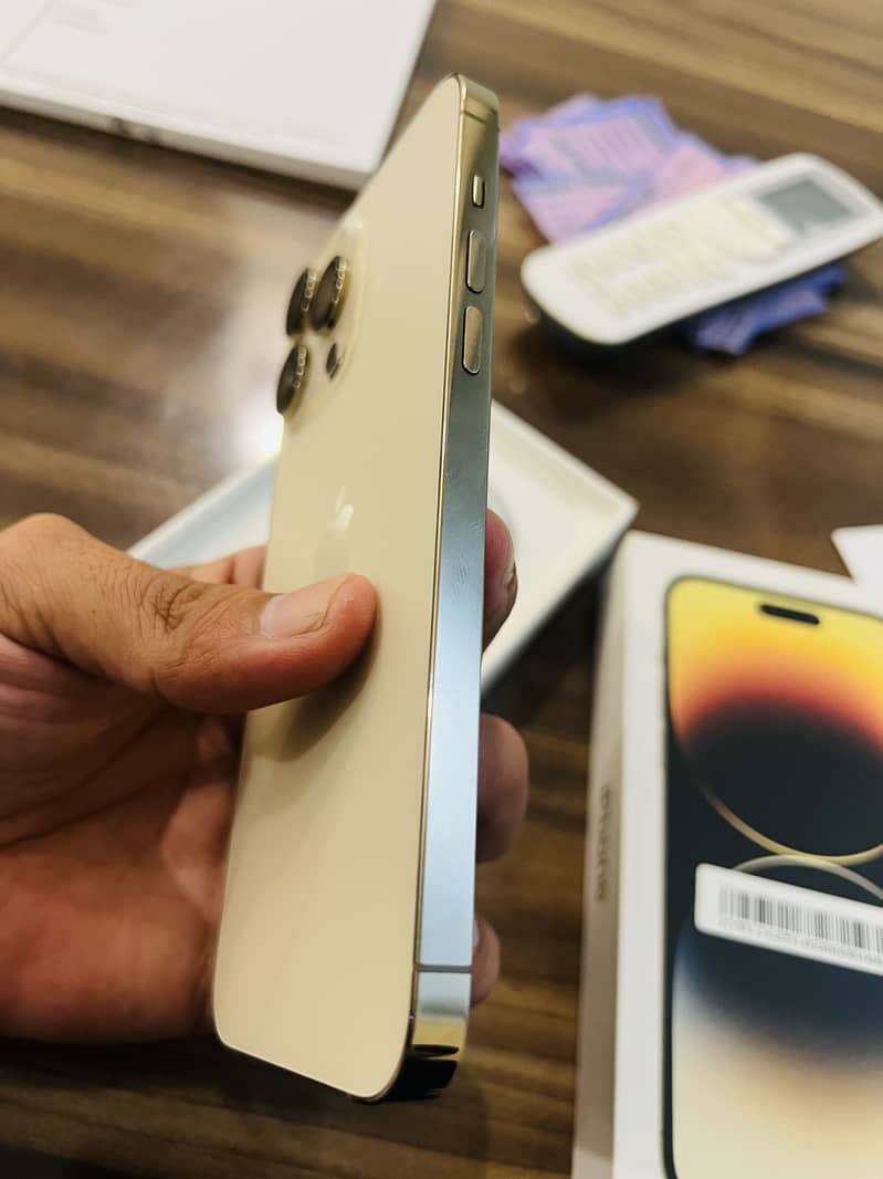 Apple iPhone 14 Pro Max 2