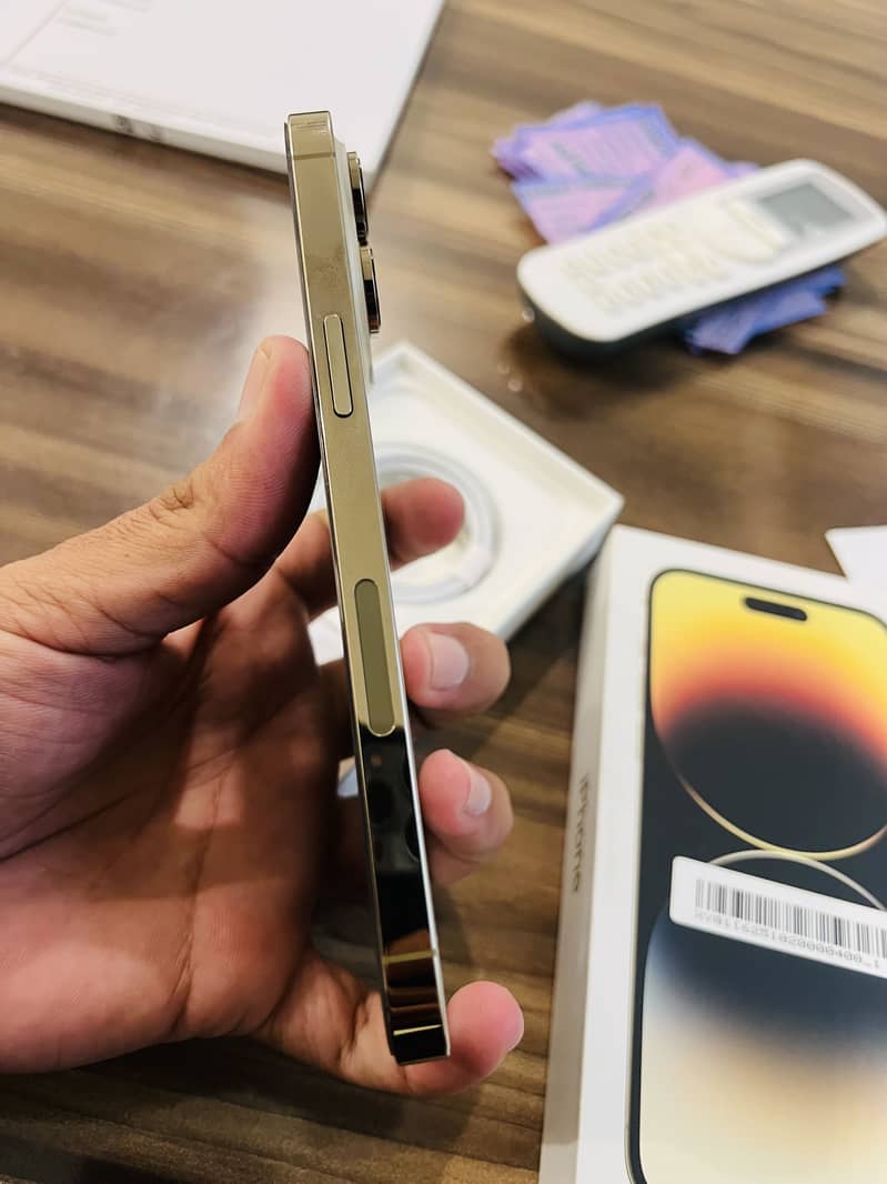 Apple iPhone 14 Pro Max 4