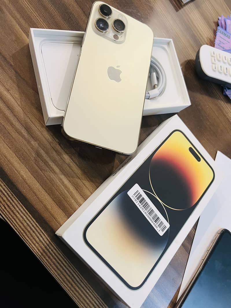 Apple iPhone 14 Pro Max 6
