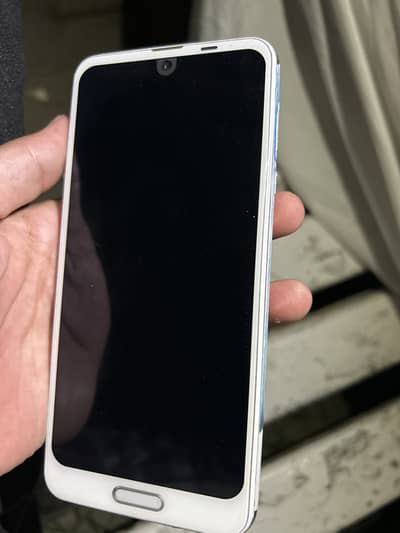Sharp Aquos R2