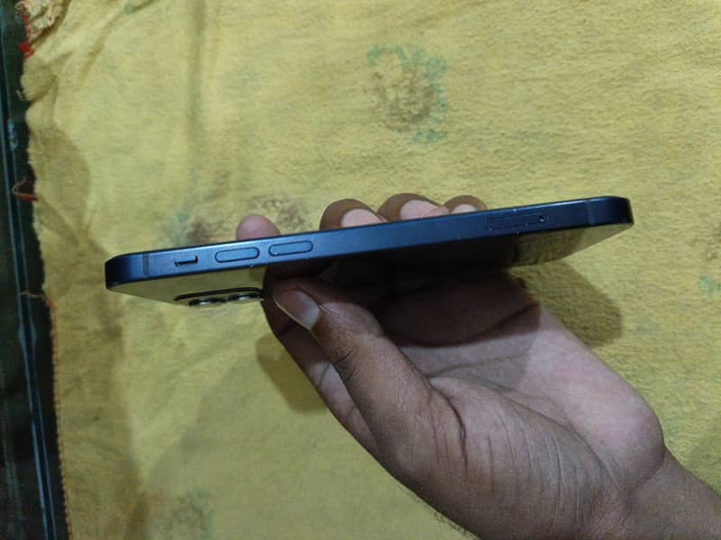 Apple iPhone 12 5
