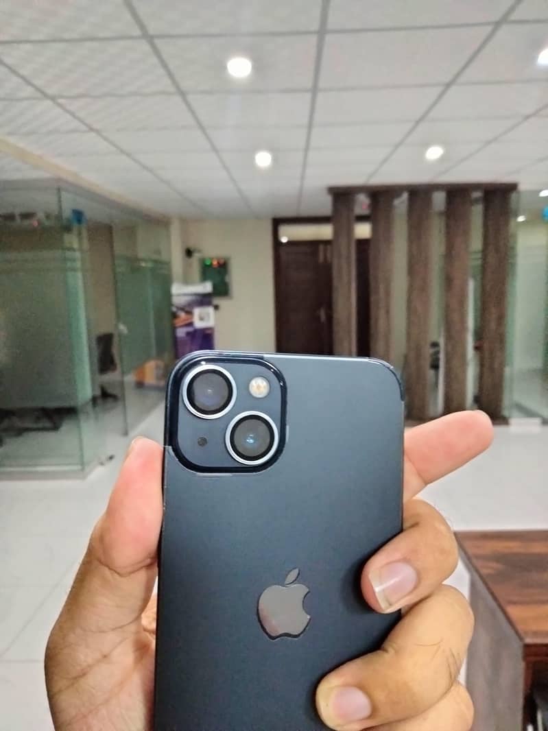 Apple iPhone 13 6