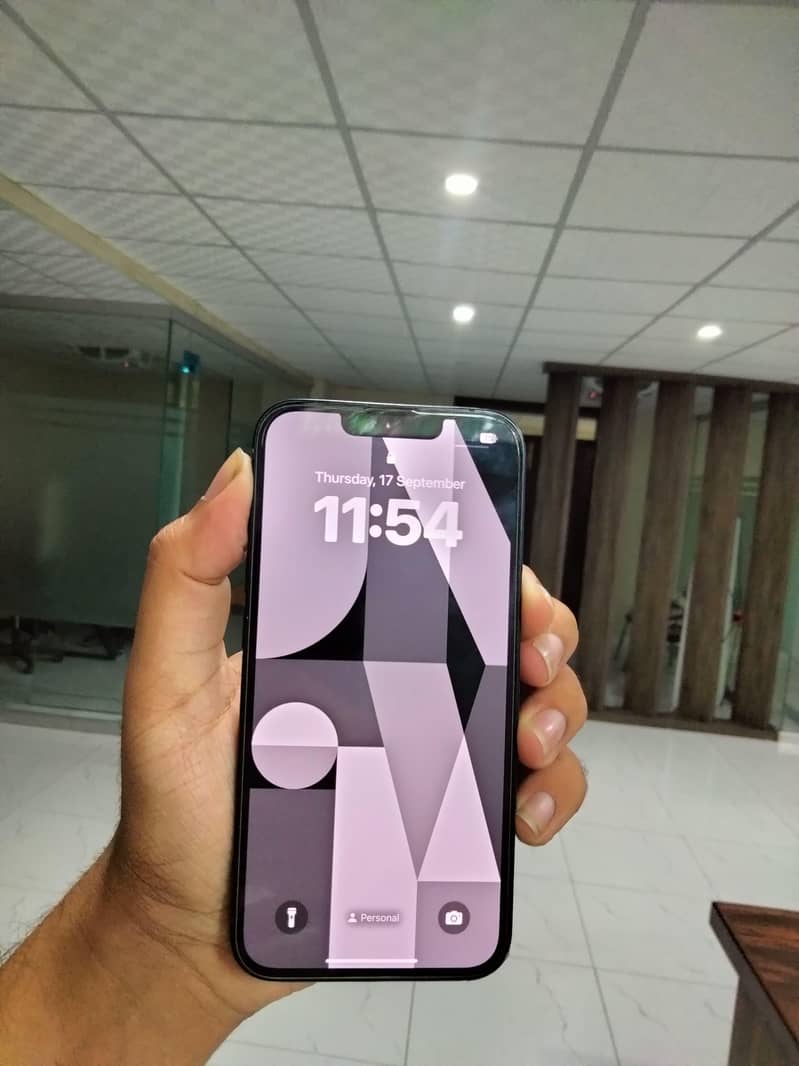 Apple iPhone 13 7