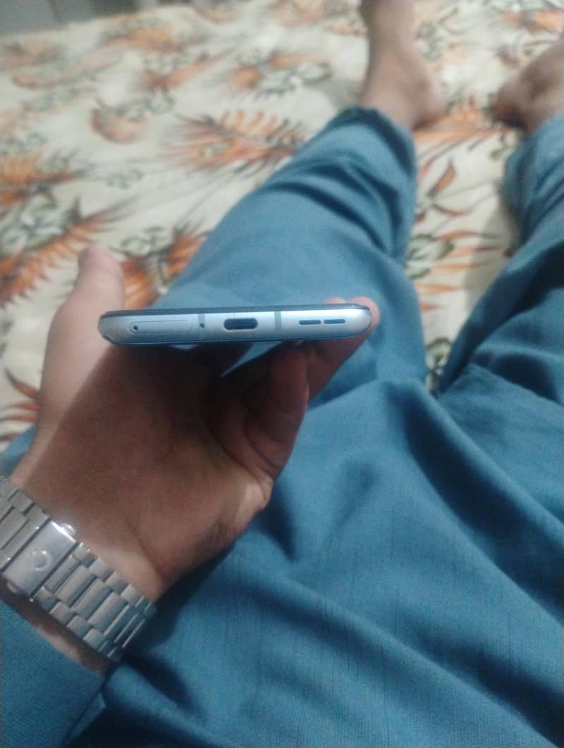 One Plus 9R 4