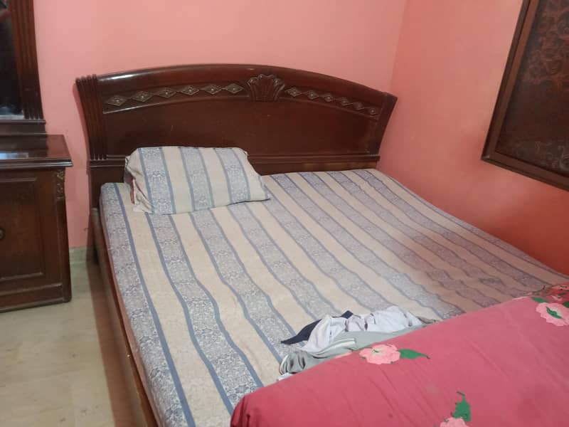 king double bed and dressing table 0