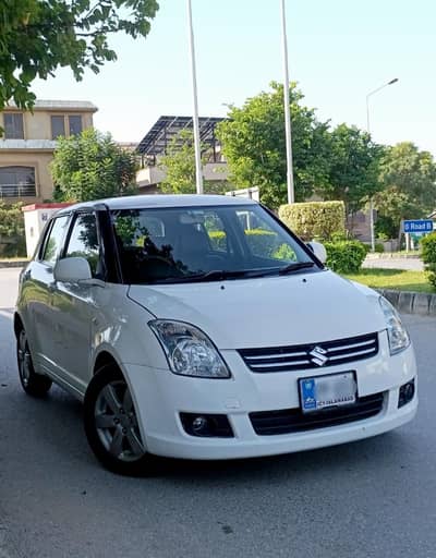 Suzuki Swift DLX Navigation 2013 (03345233735)