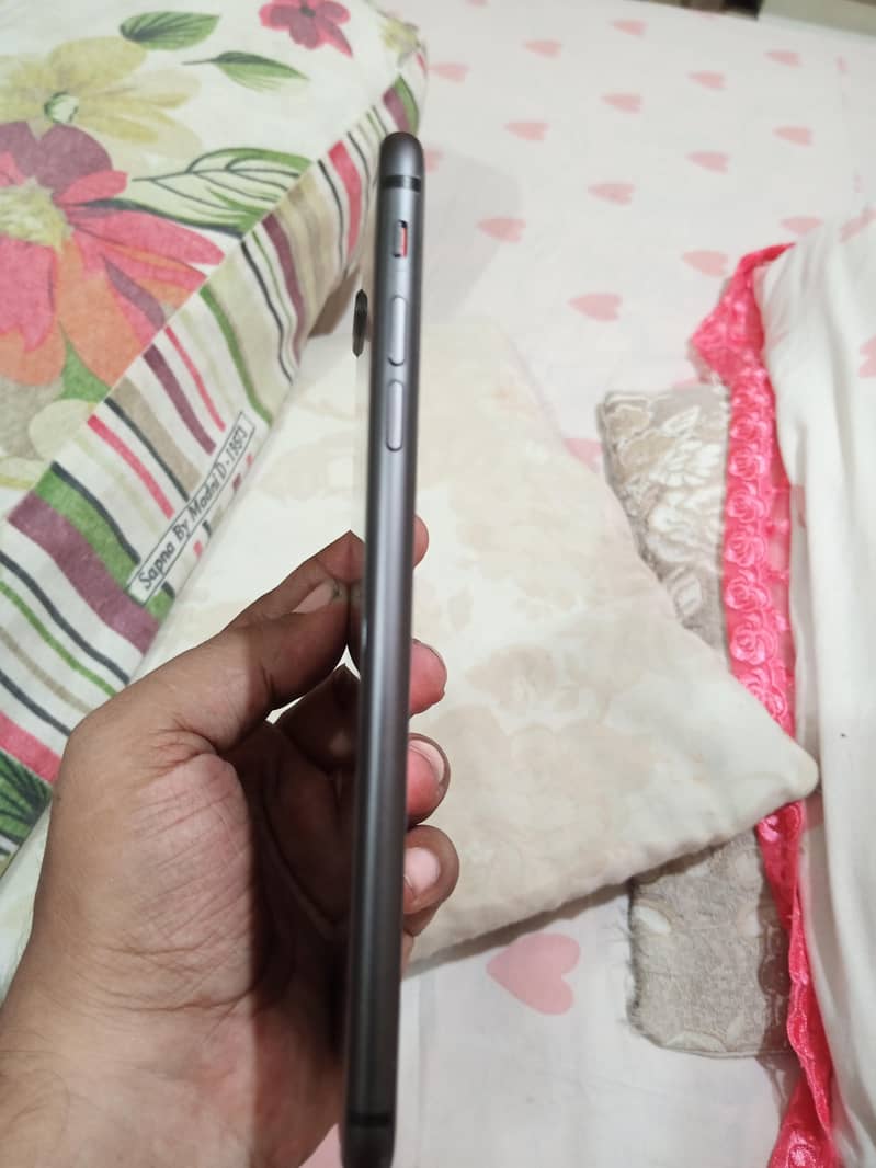 iphone 8 Plus / 64 3