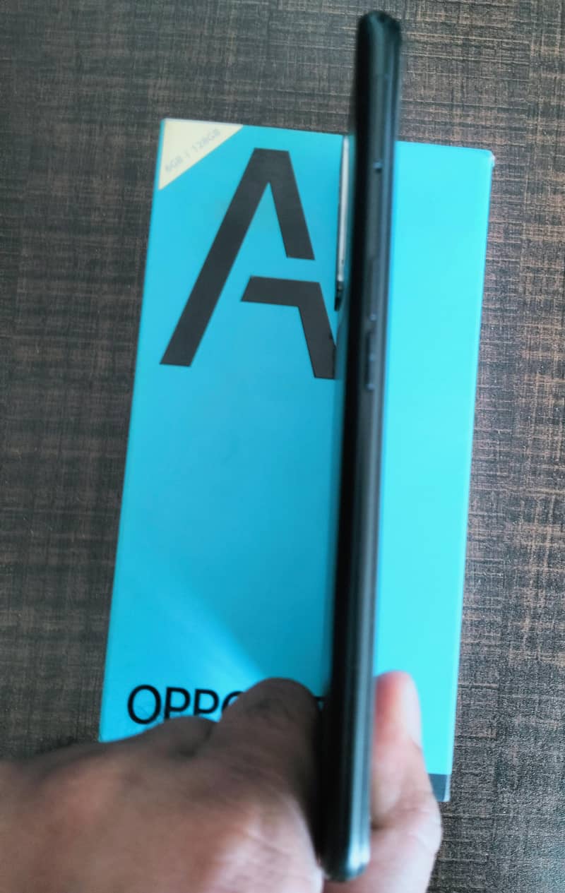 OPPO A76 3