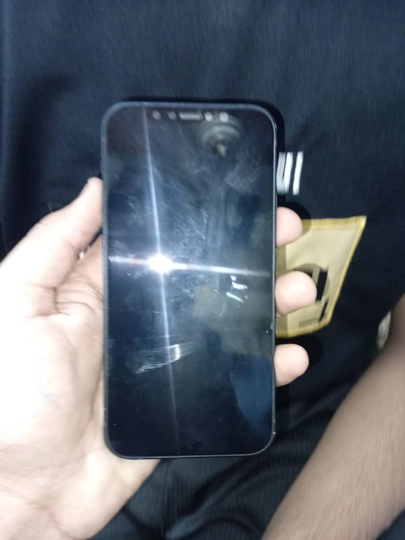 Apple iPhone 12 4