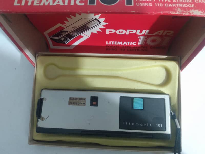 pocket type strode camera 0