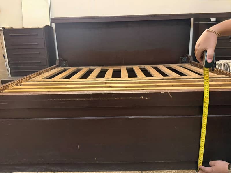 Double bed 8
