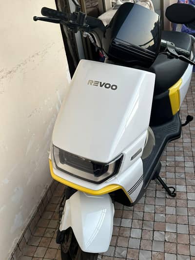 Revoo A 12  scooty for sell