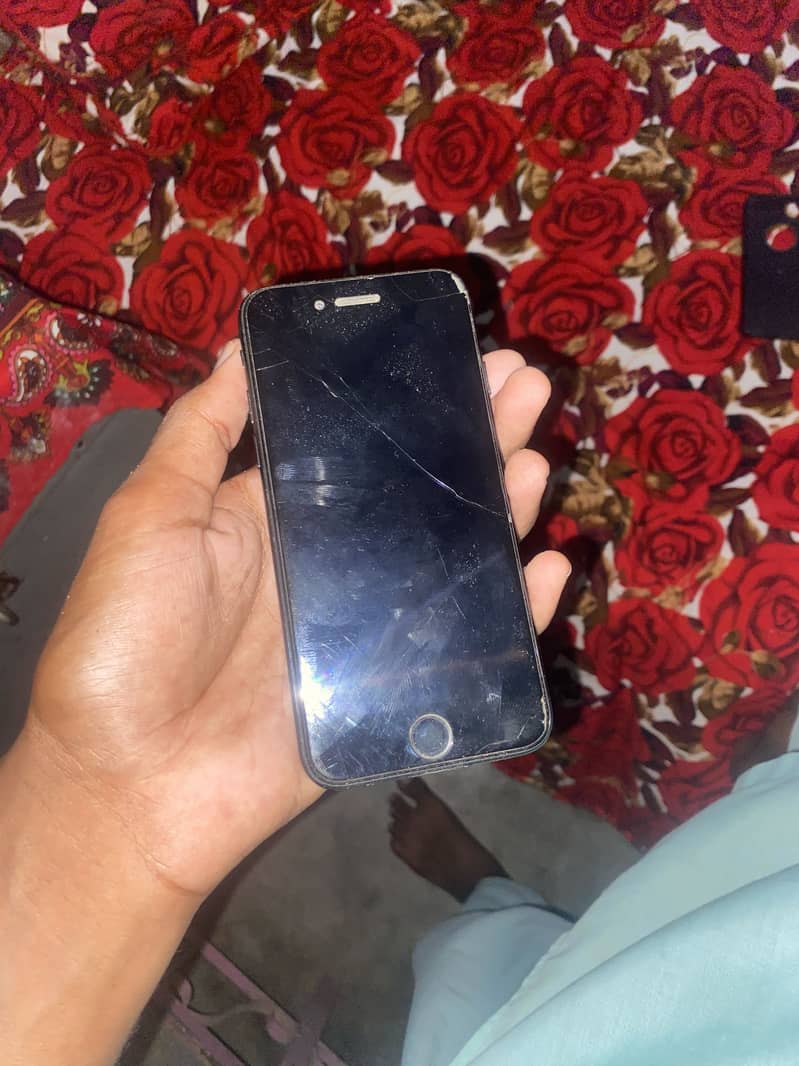 Apple iPhone 7 2