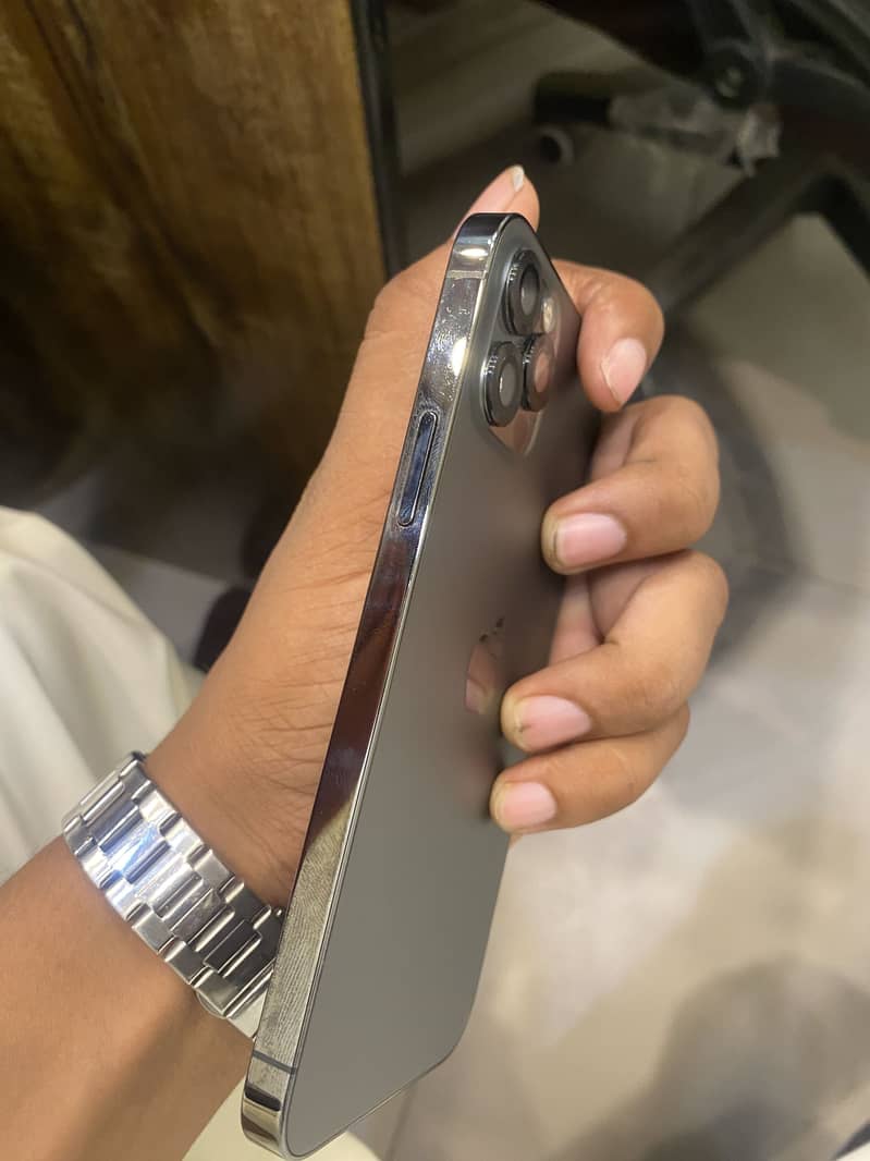 Apple iPhone 12 Pro 2