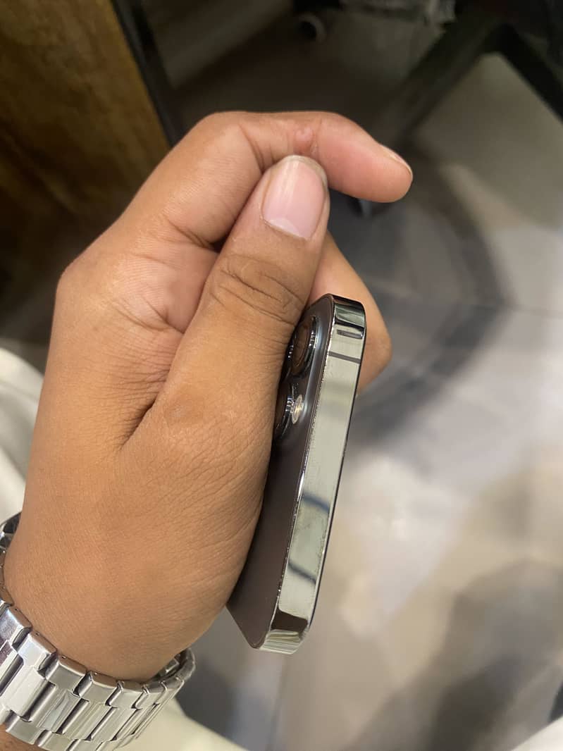 Apple iPhone 12 Pro 3