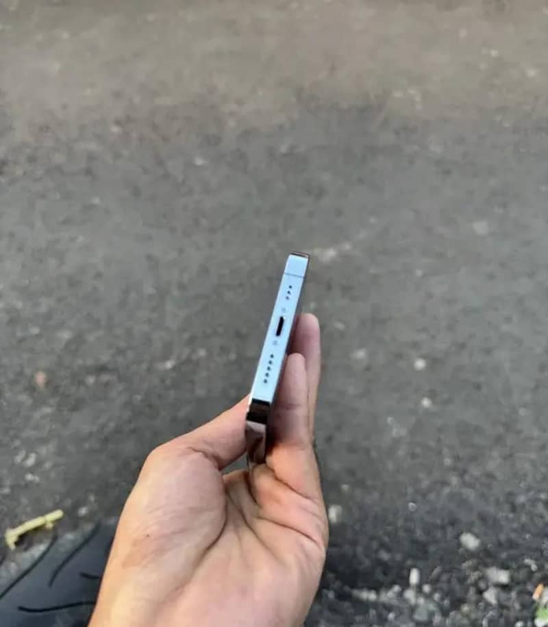 Apple iPhone 13 Pro 4