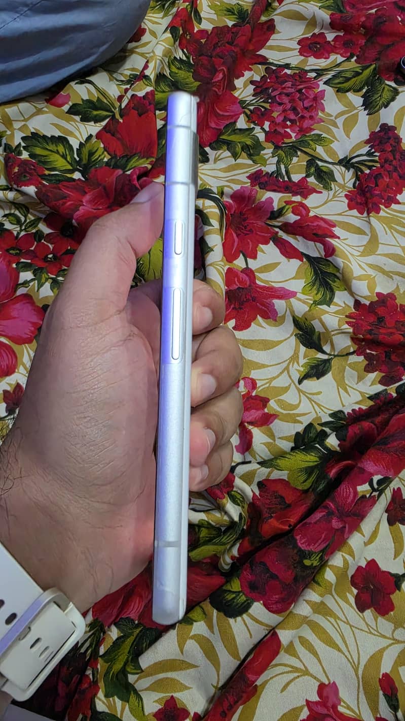 Google Pixel 7a 4