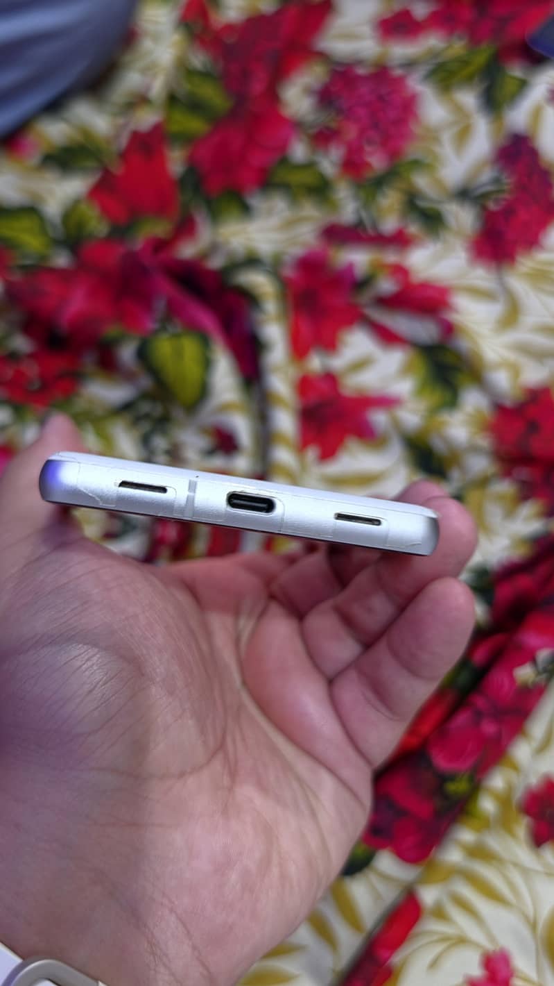Google Pixel 7a 5