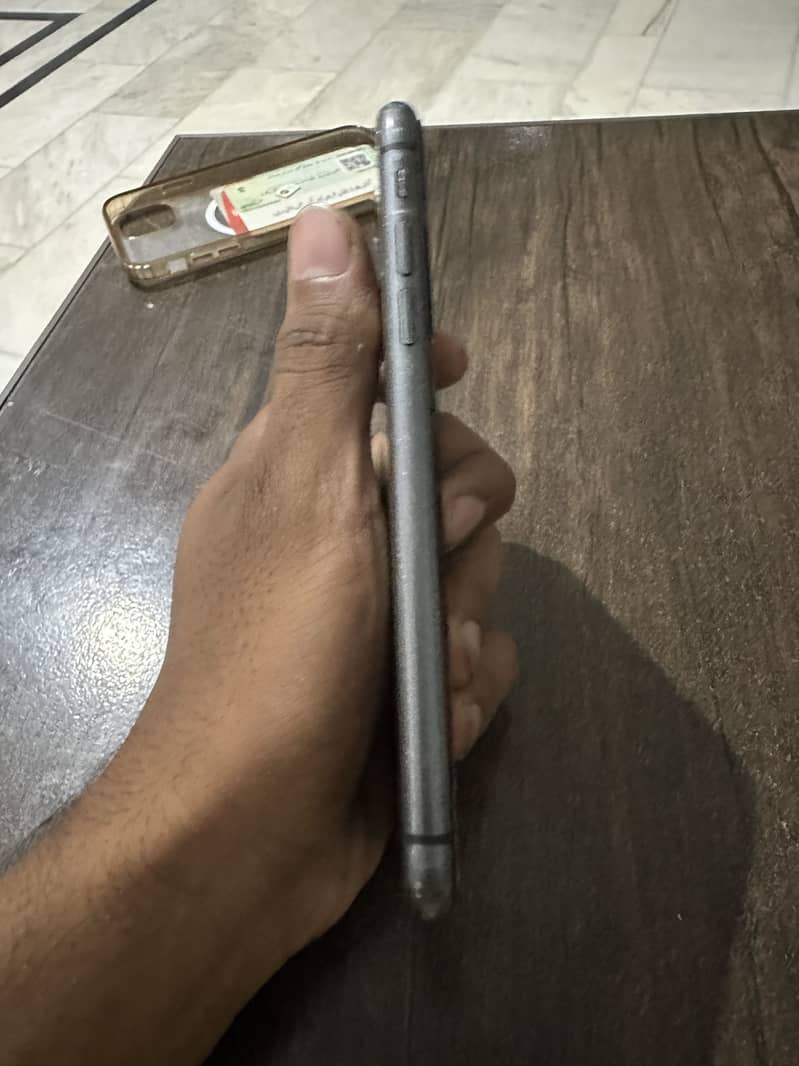 Apple iPhone 11 5
