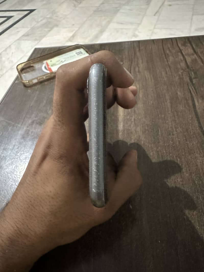 Apple iPhone 11 8